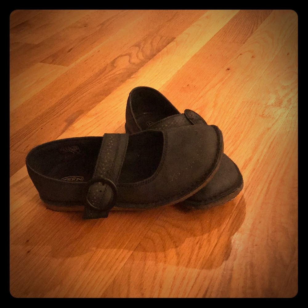 Great Used Condition - Keens Black Mary Janes Sz 7